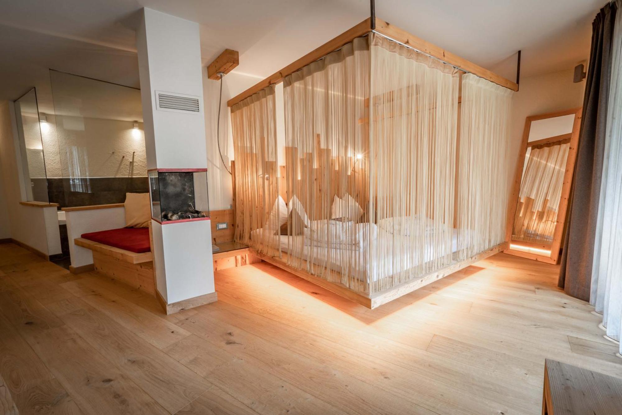 Hotel Waltershof Ulten Buitenkant foto