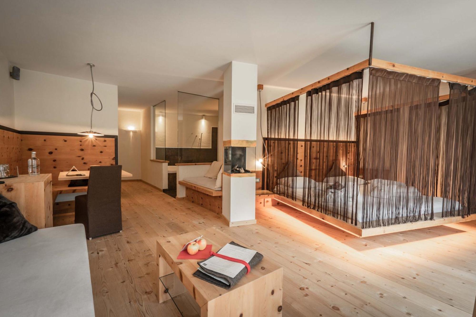 Hotel Waltershof Ulten Buitenkant foto